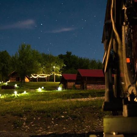 La 3 Stejari, Calimanesti Hotel Salatrucel Bagian luar foto