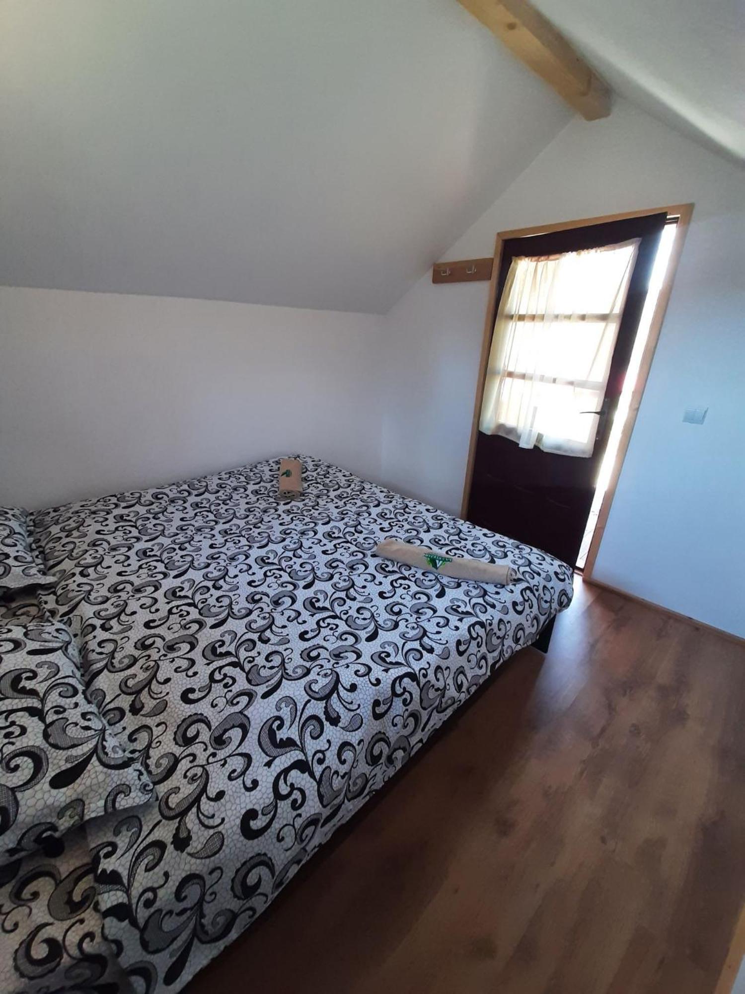 La 3 Stejari, Calimanesti Hotel Salatrucel Bagian luar foto
